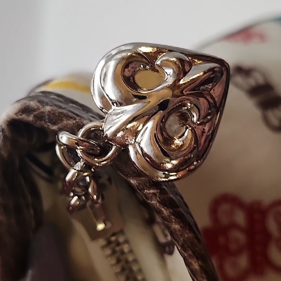 Kathy Van Zeeland Butterfly Crossbody Bag - Picture 6 of 12